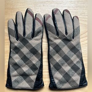 Burberry wool and leather gloves